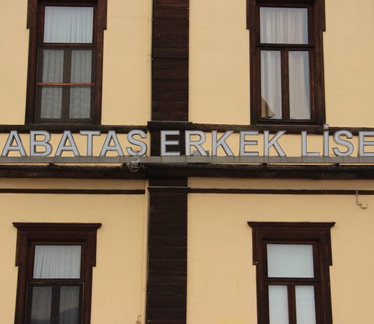 Mutluluk Ve Gurur